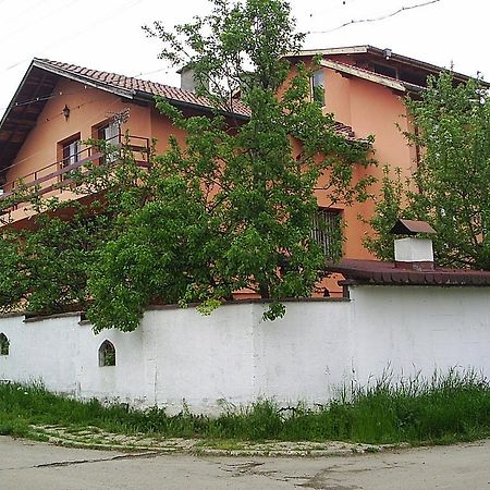 Hadjibulevata Guest House Kovachevtsi Exterior photo