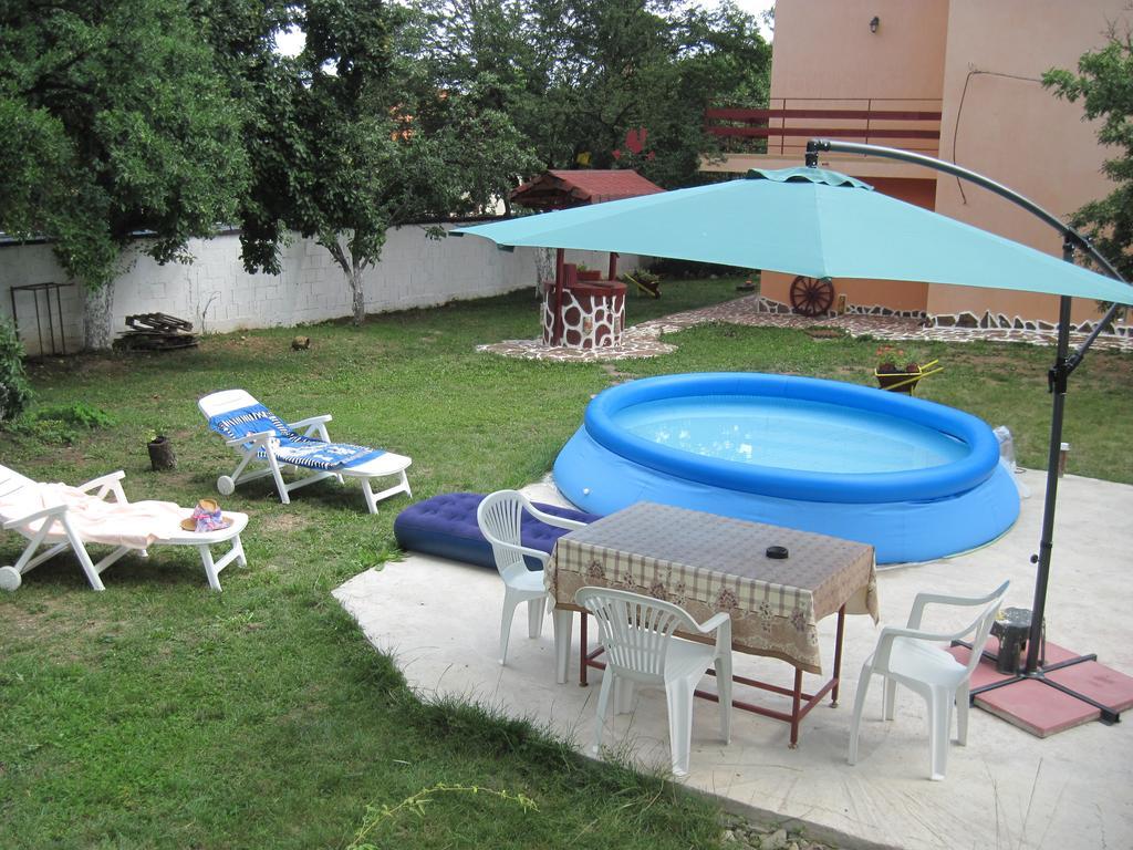 Hadjibulevata Guest House Kovachevtsi Exterior photo
