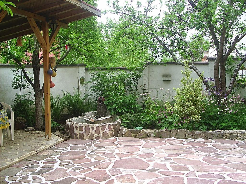 Hadjibulevata Guest House Kovachevtsi Exterior photo