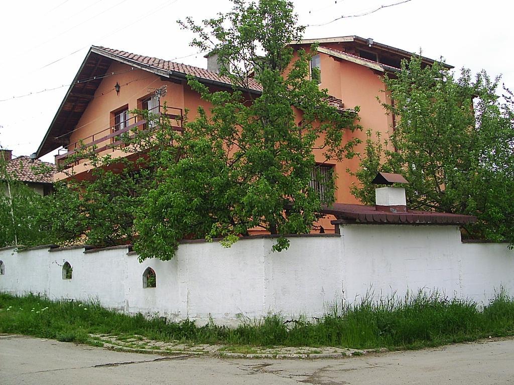 Hadjibulevata Guest House Kovachevtsi Exterior photo