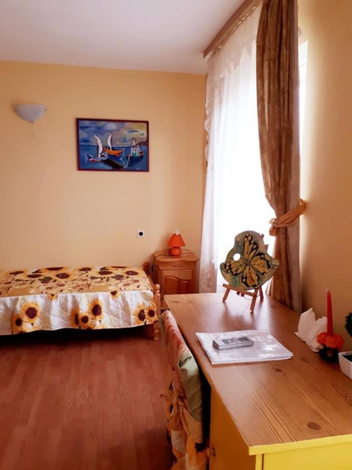 Hadjibulevata Guest House Kovachevtsi Exterior photo