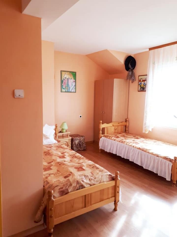 Hadjibulevata Guest House Kovachevtsi Exterior photo