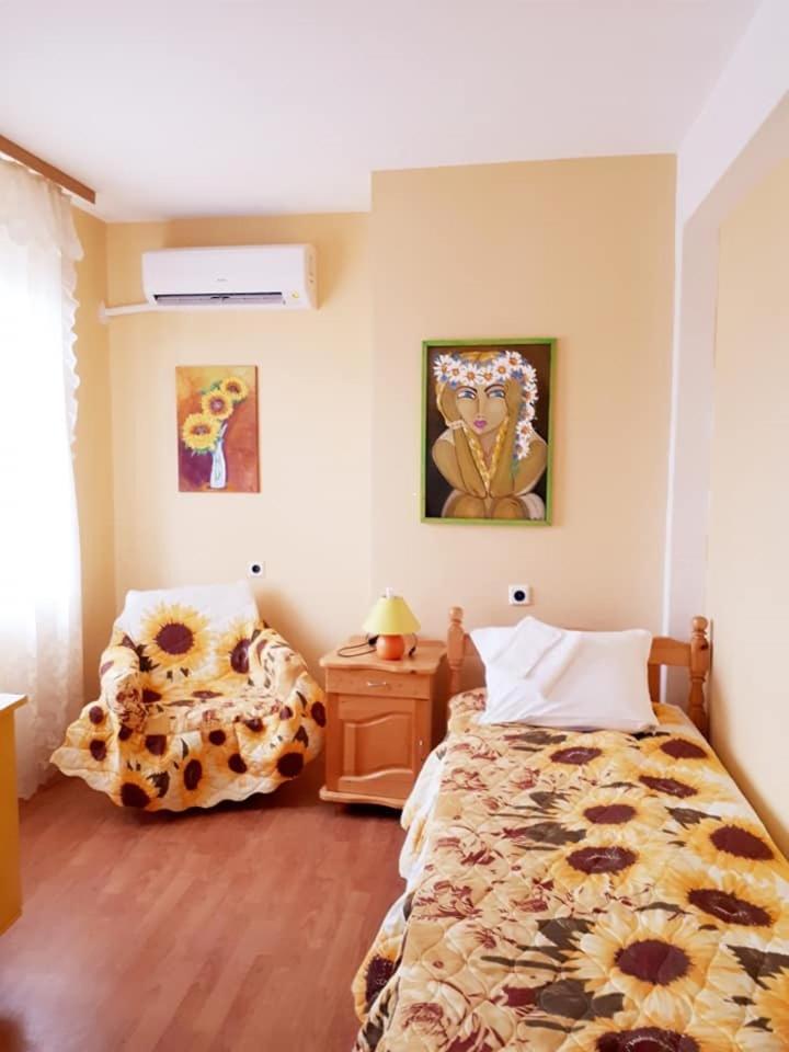 Hadjibulevata Guest House Kovachevtsi Exterior photo